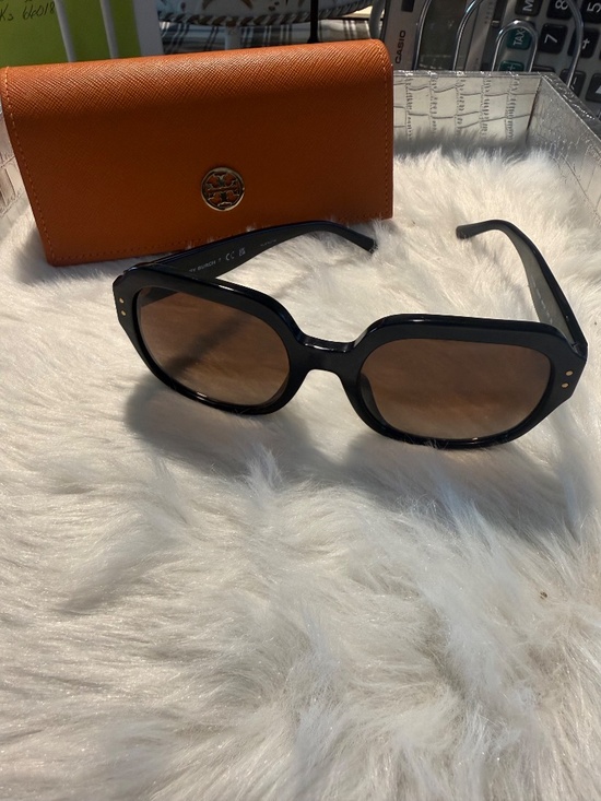 Tory Burch Black Framed Sunglasses main image 2